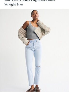 NWT Abercrombie Curve Love Ultra High Rise Straight Ankle Jean 27 SHORT